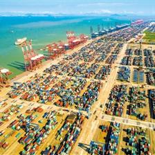 廣州港與白云機場 雙輪驅(qū)動，連通全球與內(nèi)貿(mào)的航運樞紐